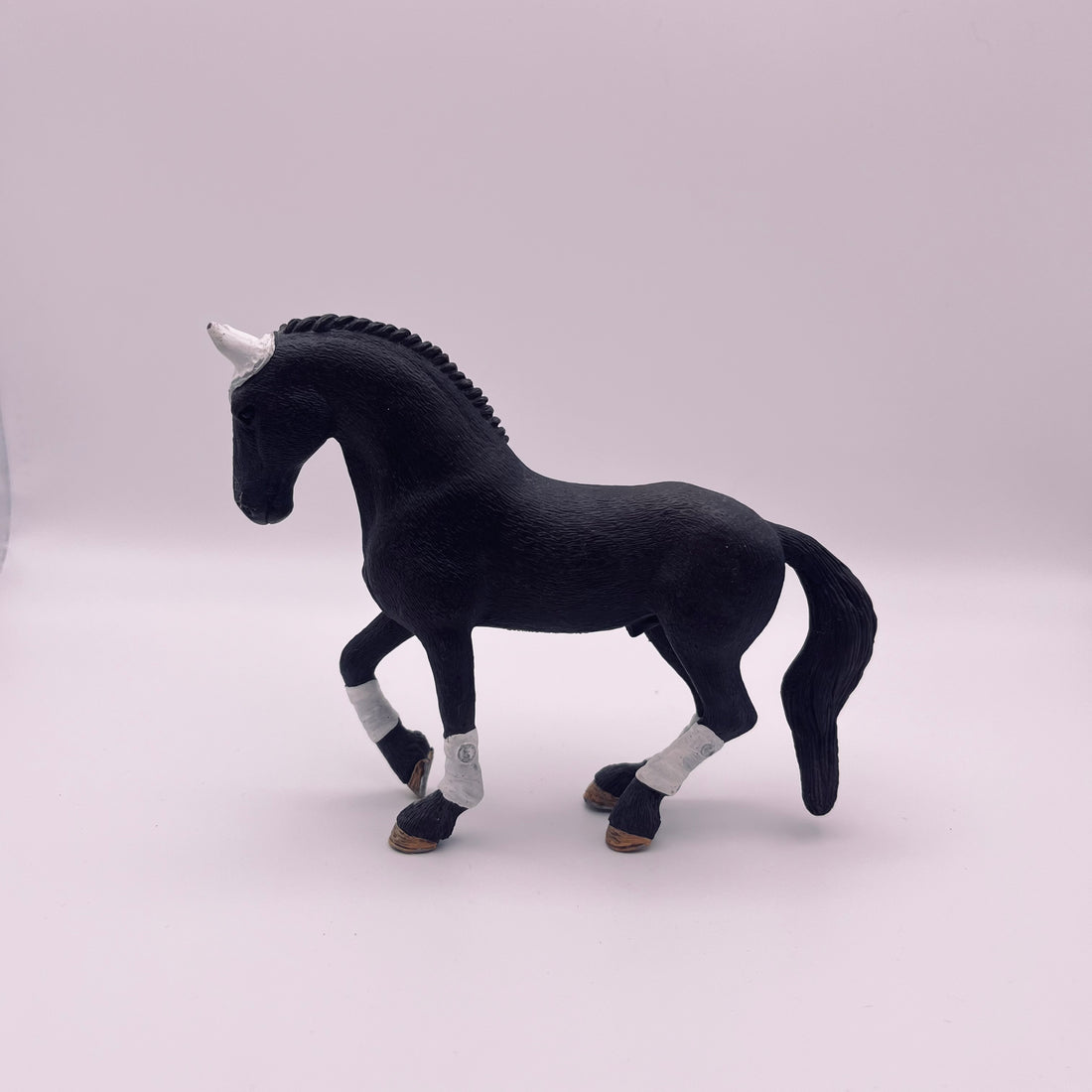 Schwarzes Pferd (gebraucht)