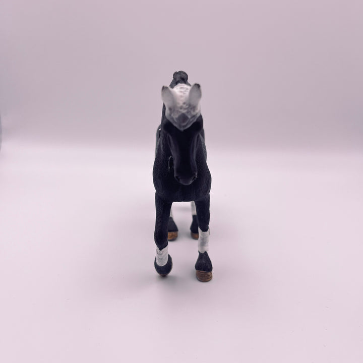 Schwarzes Pferd (gebraucht)